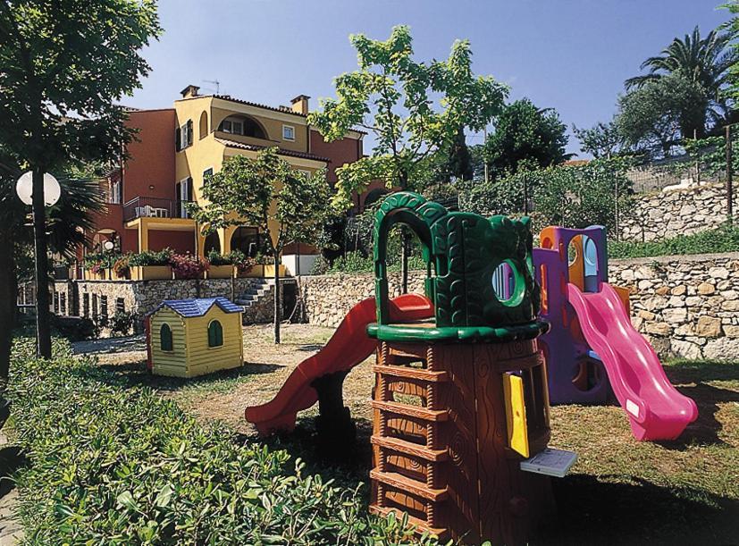 Campeggio Pian Dei Boschi Pietra Ligure Extérieur photo