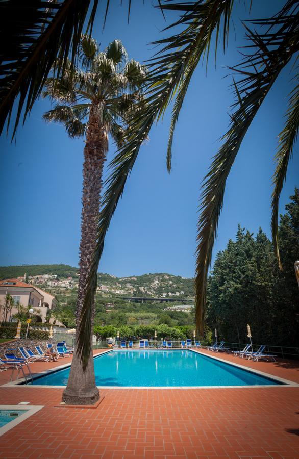 Campeggio Pian Dei Boschi Pietra Ligure Extérieur photo